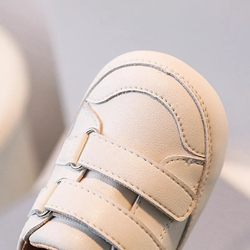 2023 New Spring Baby Shoes Leather Toddler Boys Barefoot Shoes Soft Sole Girls Outdoor Tennis Fashion Little Kids Sneakers